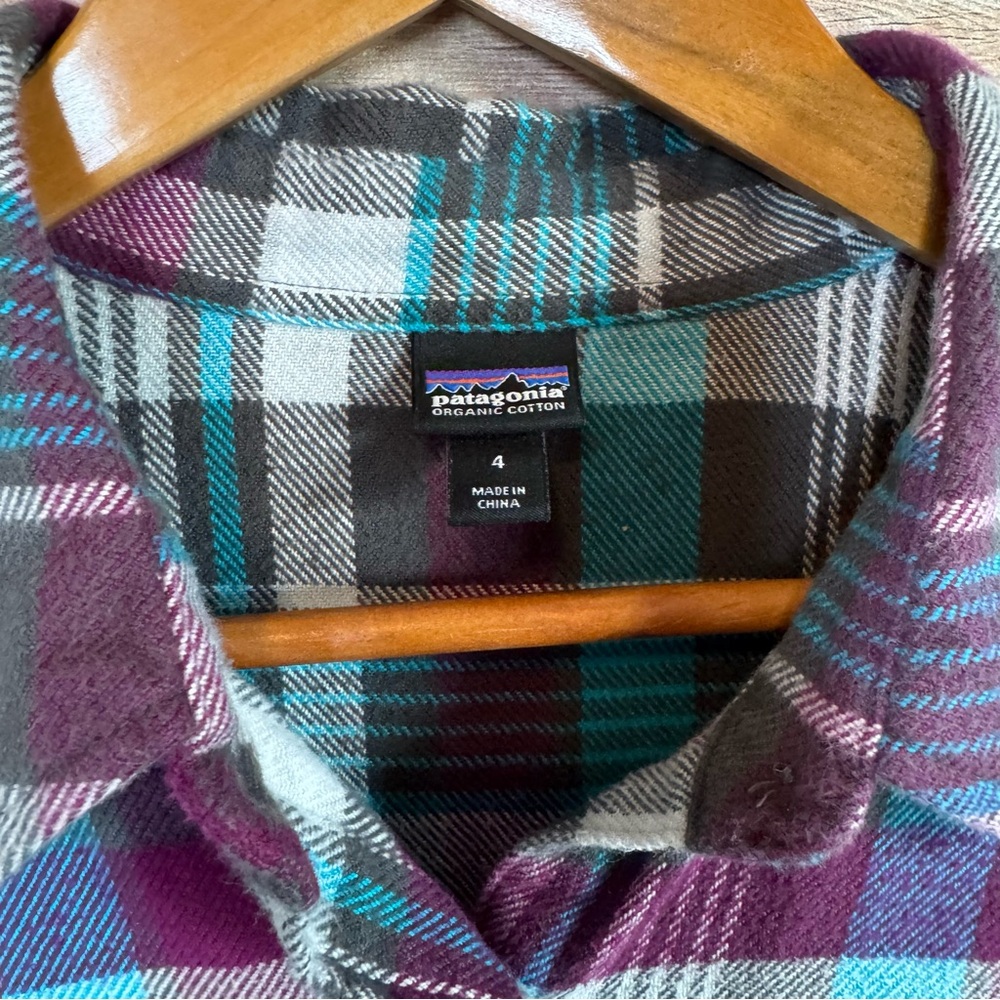 Patagonia Women's Long Sleeved Fjord Flannel in Bay Laurel Forge Grey Size 4 - Picture 4 of 9
